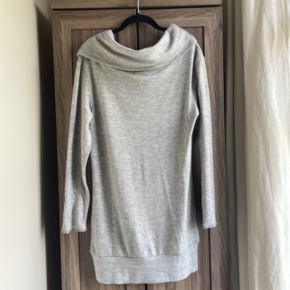 NWOT Cowl Neck oversized sweater dress - Picture 4 of 4